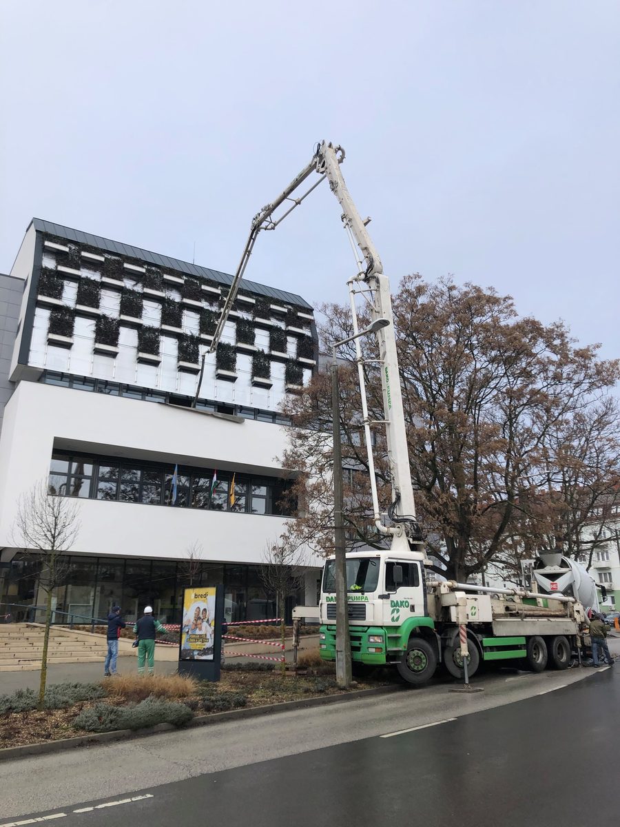 Vármegyeháza, Kaposvár — beton referencia